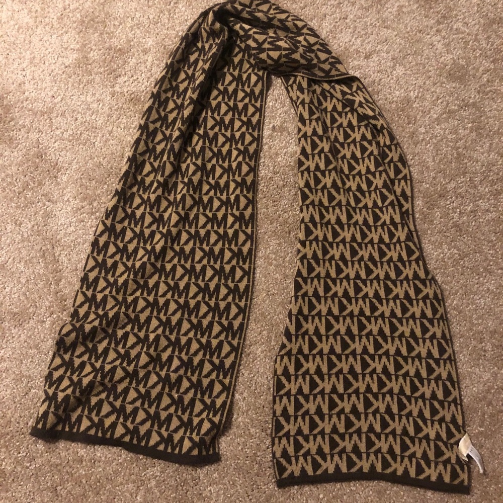 Michael Kors scarf